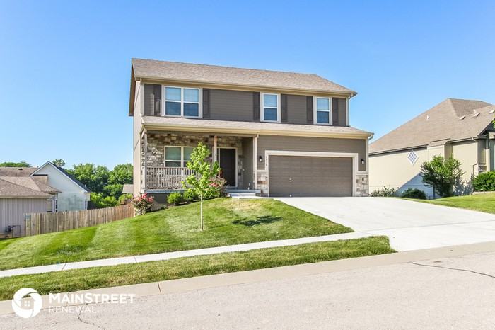 9916 Webster Cir - Photo 2 of 18