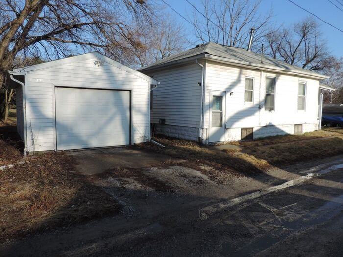 1817 C St - Photo 2 of 13