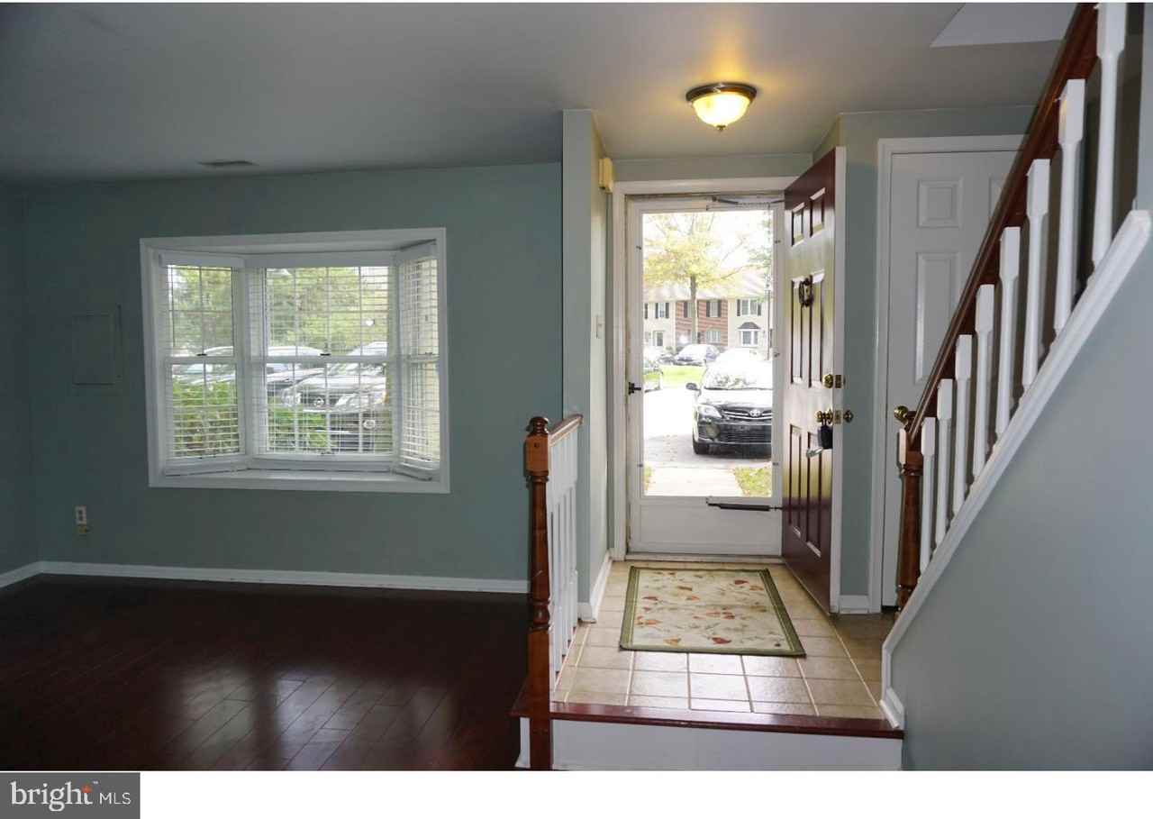 705 Meadow Ct - Photo 3 of 17