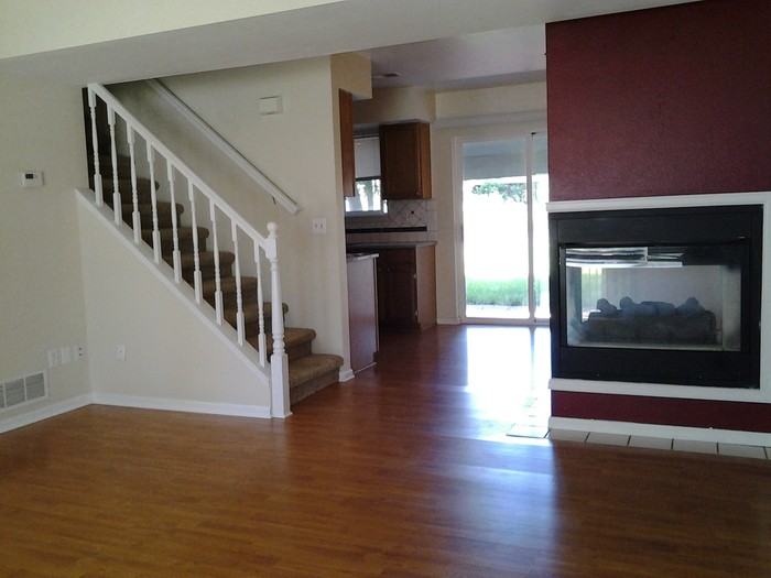 2008 Glenmoor Dr - Photo 3 of 8