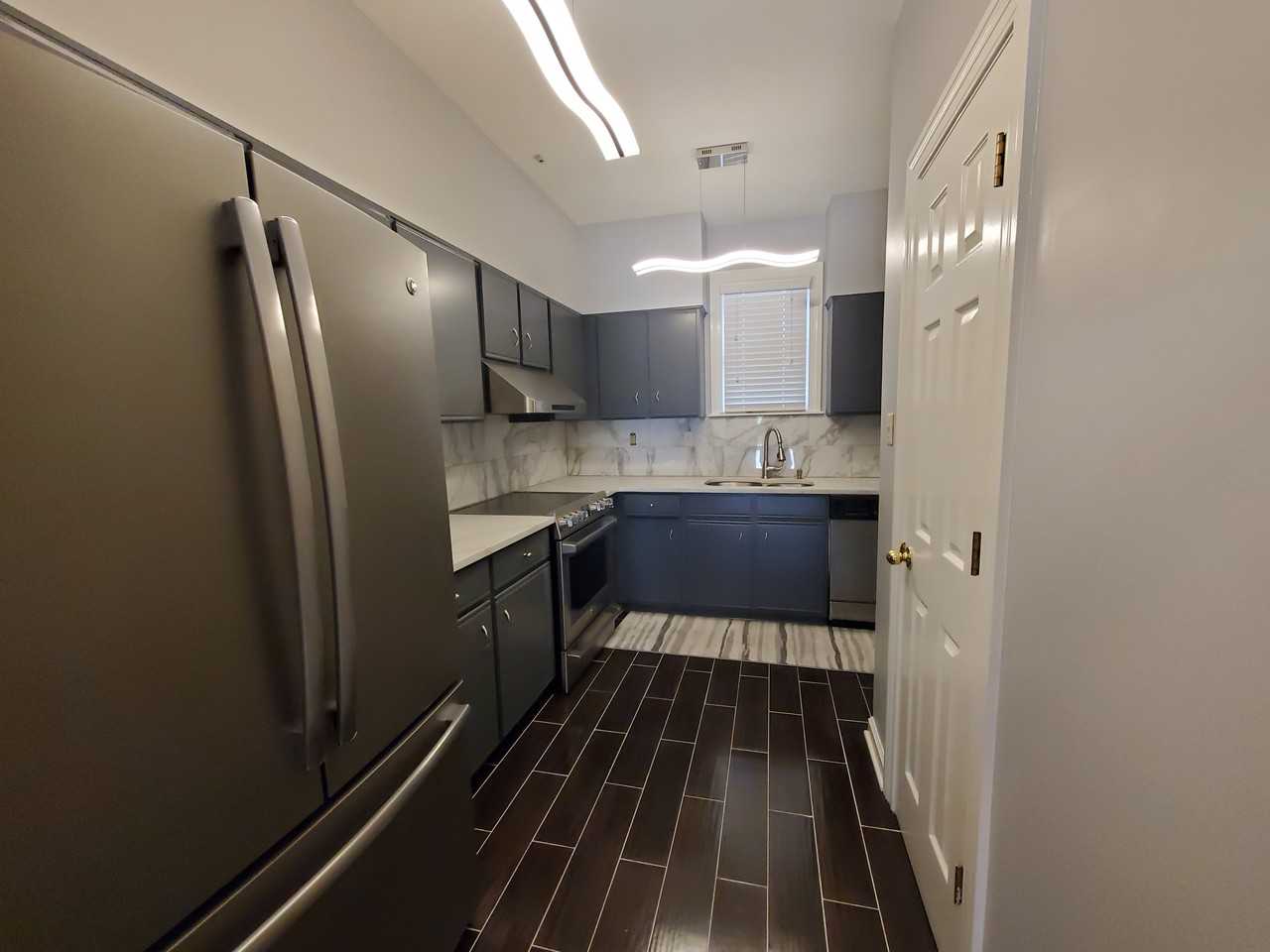 1996 Eastend Drive - Photo 2 of 15