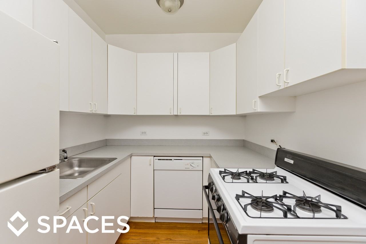 816 W Waveland Ave - Photo 2 of 27