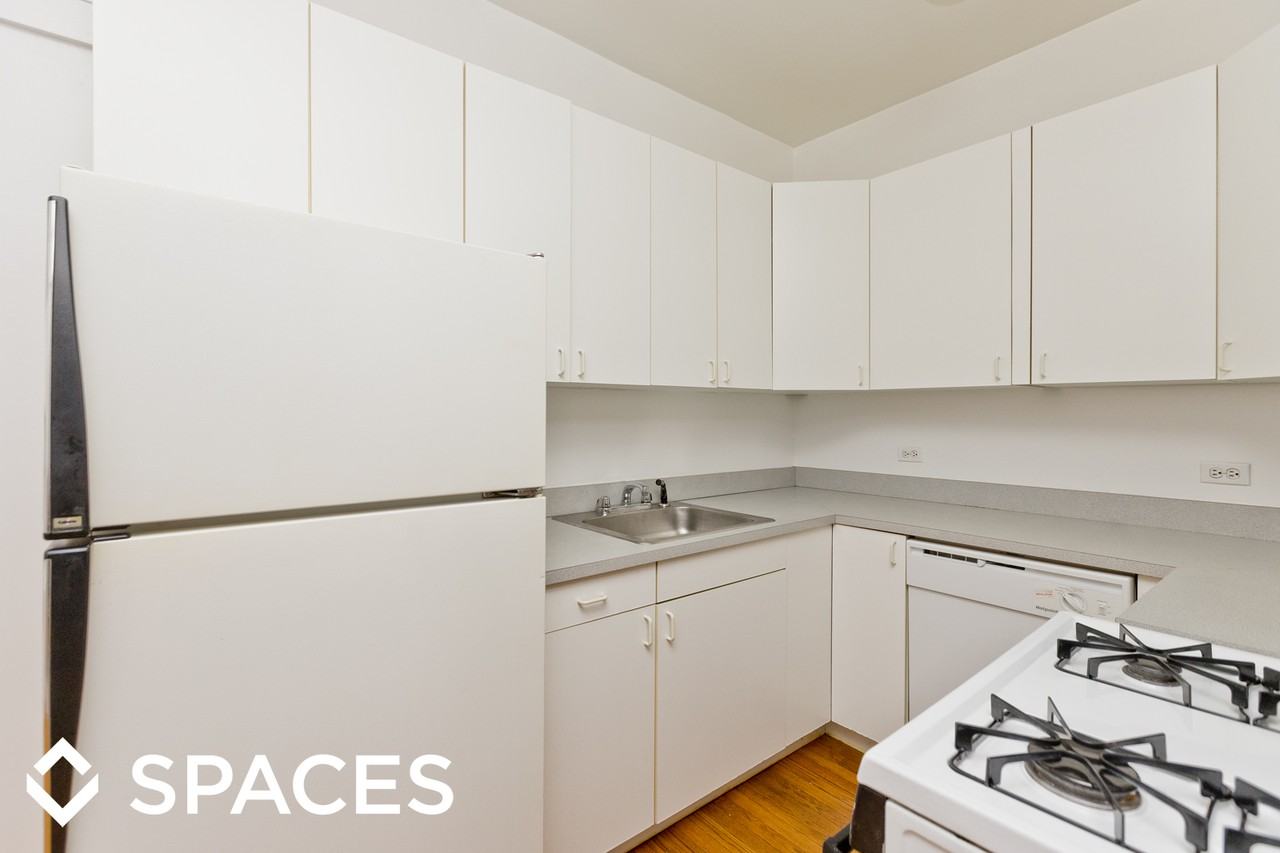 816 W Waveland Ave - Photo 3 of 27