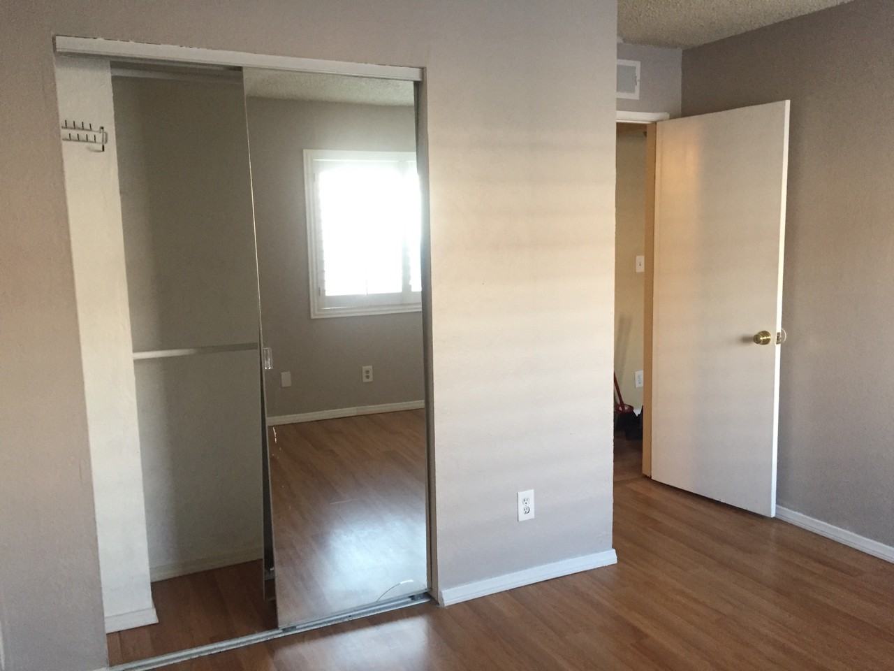 9010 Burke St - Photo 2 of 6