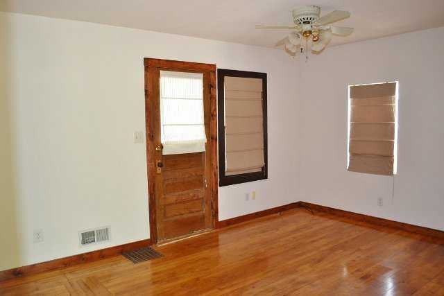 621 Orchard Dr - Photo 2 of 10