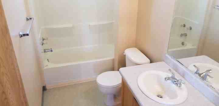 513 Date Ave - Photo 2 of 7