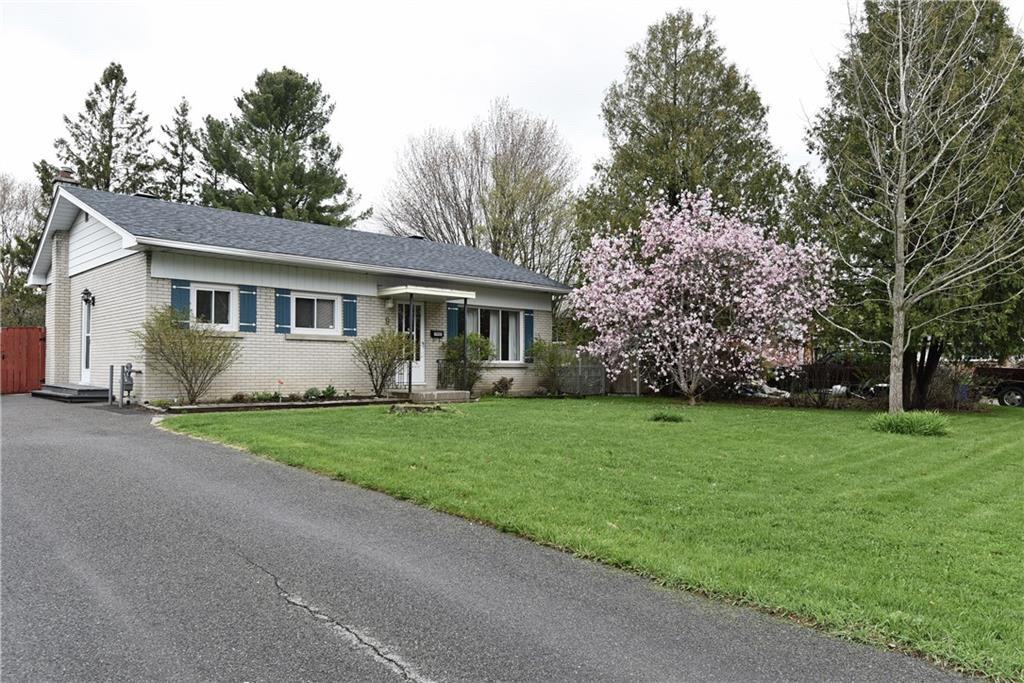 9 Kirkstall Ave - Photo 2 of 20