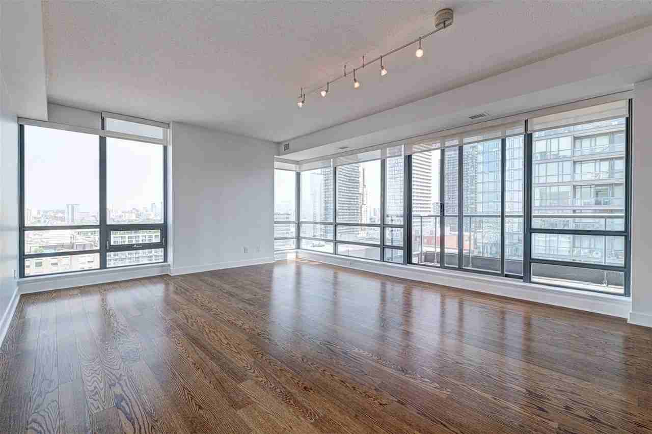 438 King Street West #2002