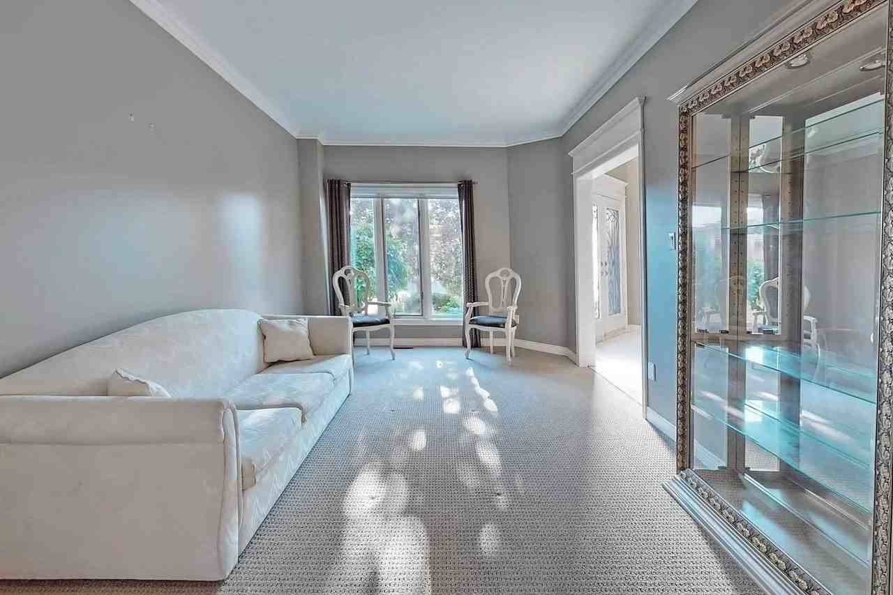 33 Inglewood Avenue - Photo 3 of 20