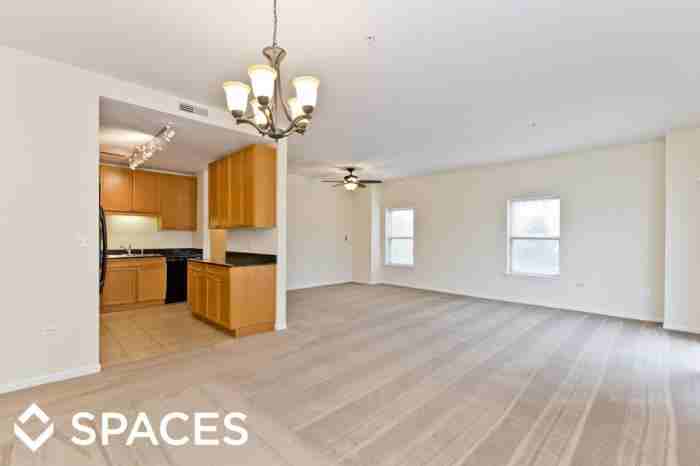 1650 Riverwoods Dr 210c - Photo 2 of 13