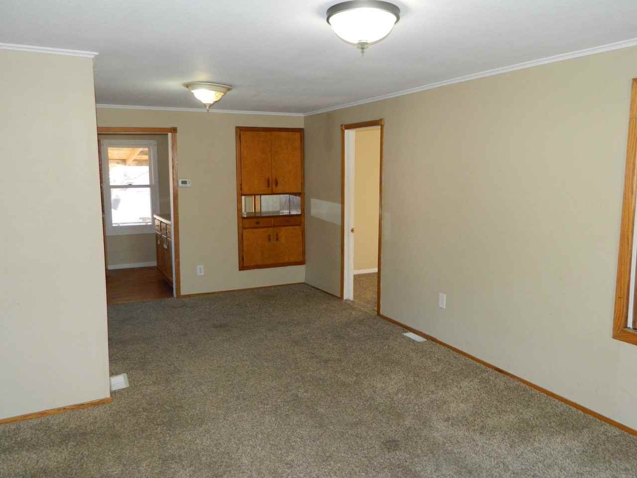 3121 E 36th Ct - Photo 3 of 9