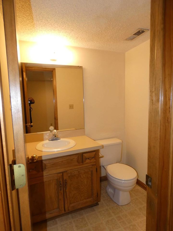 5622 Nw 66th Ter - Photo 3 of 10