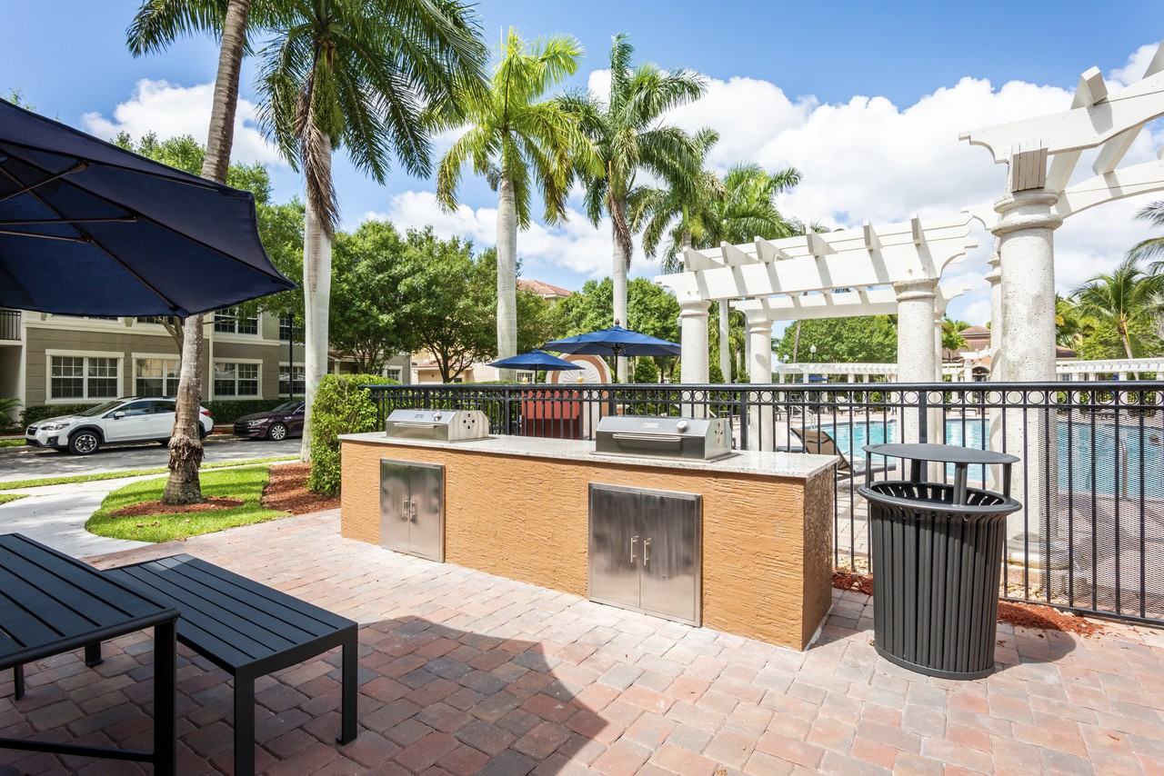 Gables Montecito - Photo 3 of 18