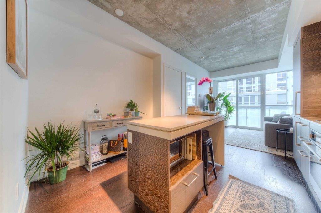 1030 King St W #743 - Photo 4 of 14