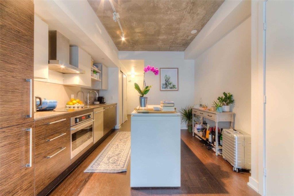 1030 King St W #743 - Photo 3 of 14