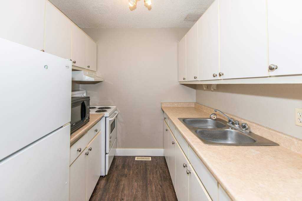 68, 219 90 Ave SE - Photo 2 of 9