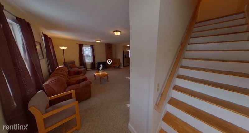 47 Commercial St #A - Photo 2 of 11