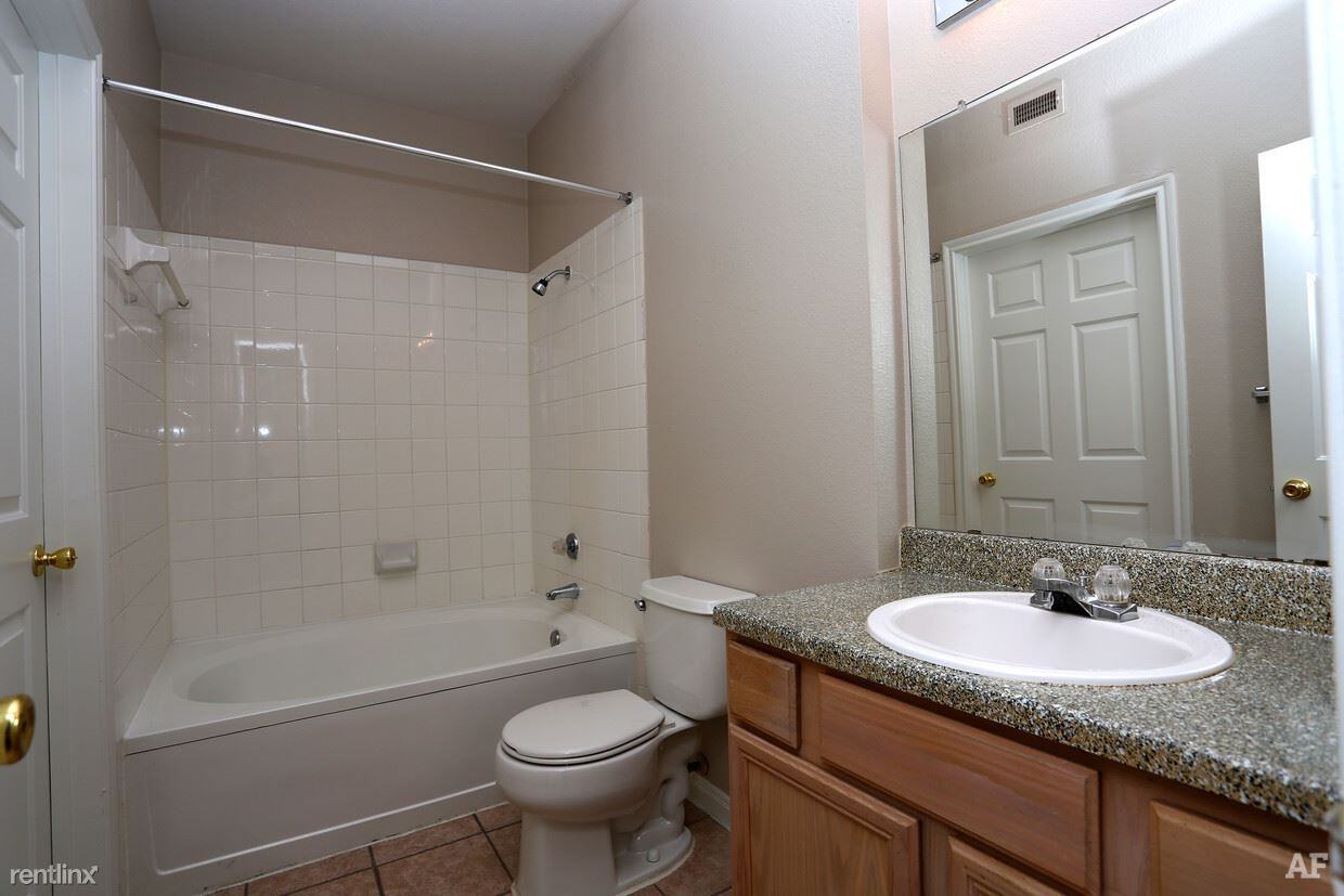 329 Town Pl - Photo 3 of 8