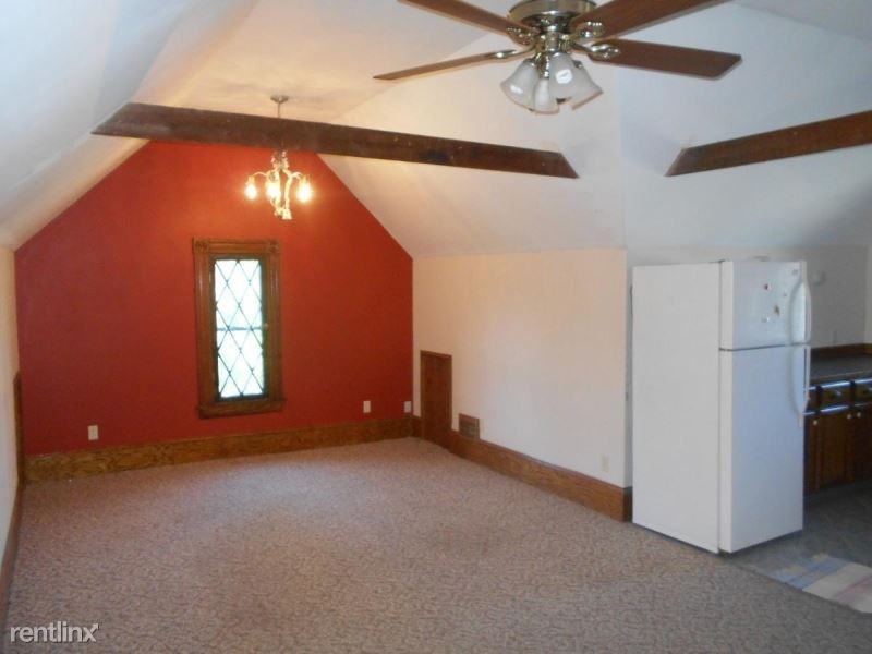 335 Crescent St Ne 3 - Photo 2 of 13