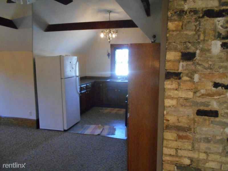 335 Crescent St Ne 3 - Photo 3 of 13