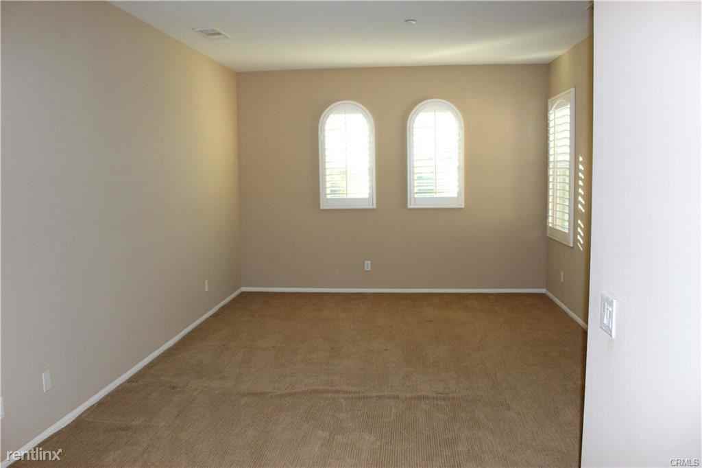10557 Acacia Ln - Photo 2 of 10