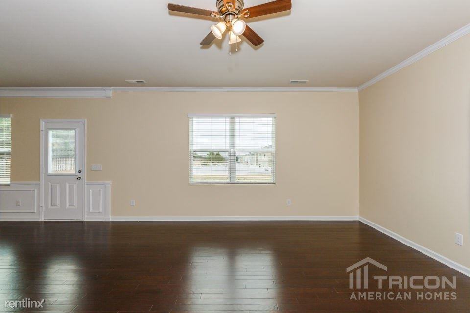 1725 White Willow Ave Ave - Photo 3 of 16