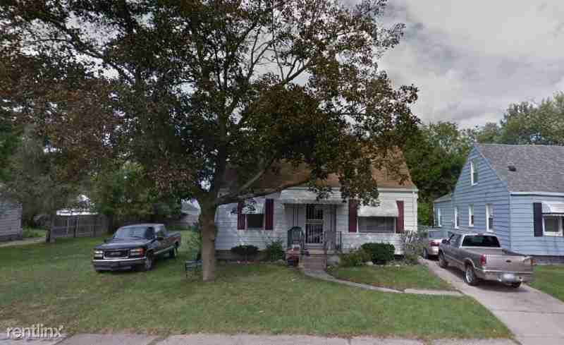 2738 Berkley St - Photo 3 of 11