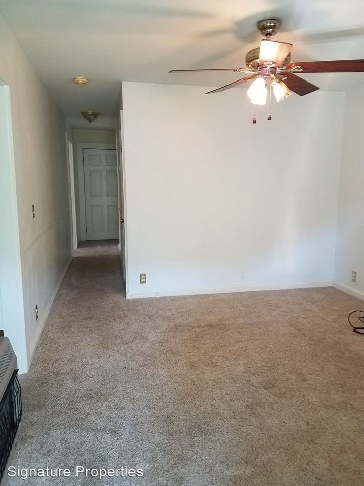 1477 Maple Ave - Photo 3 of 24