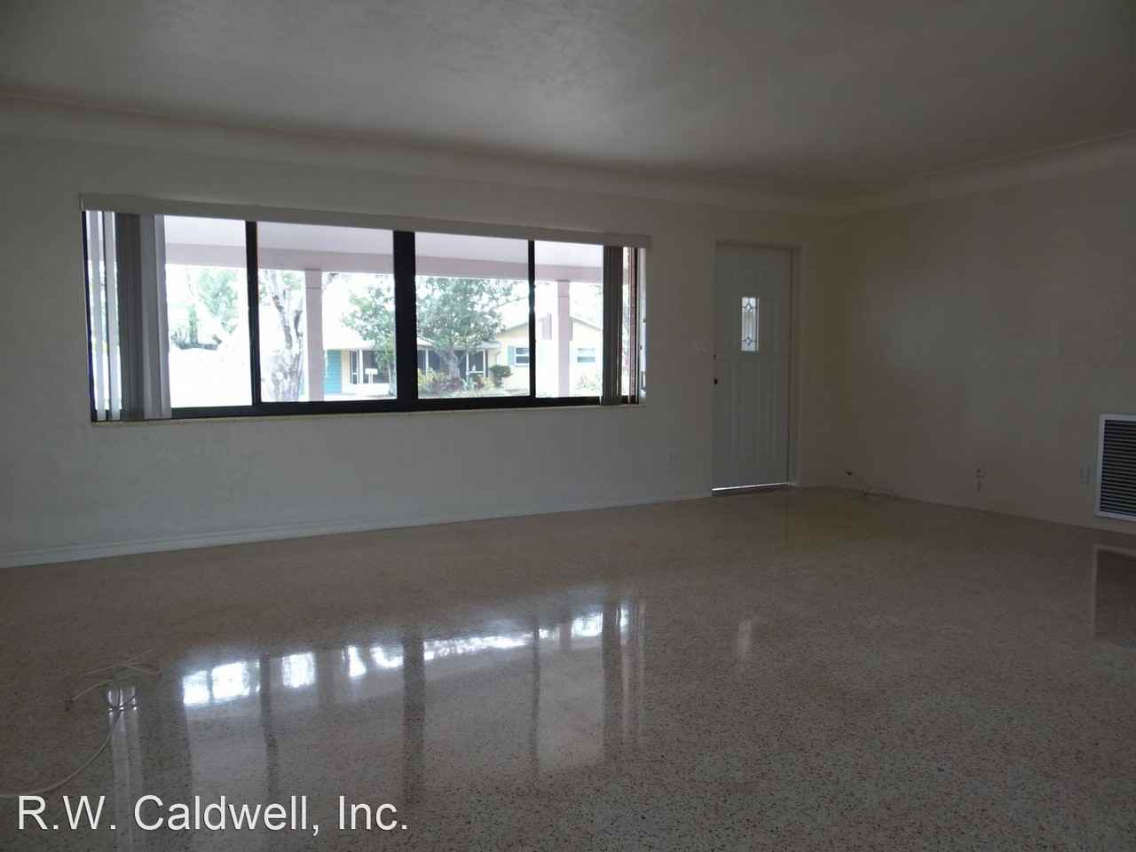 2320 64th St N - Photo 3 of 11