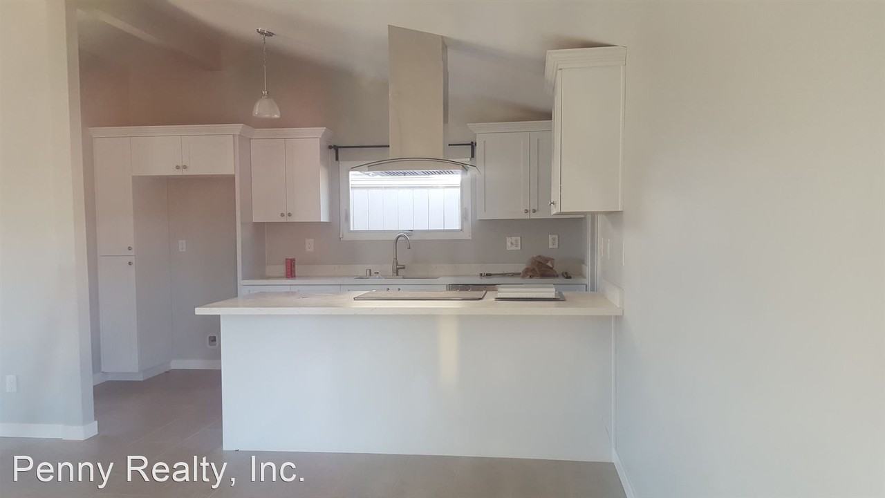 2450 Bartel St - Photo 3 of 13