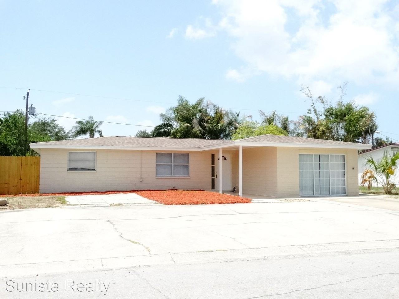 4818 Phoenix Ave - Photo 2 of 49