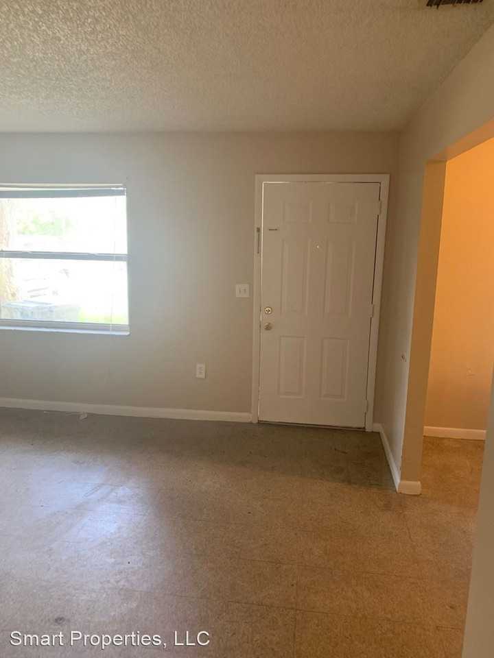 2405 Idlewild St - Photo 2 of 10