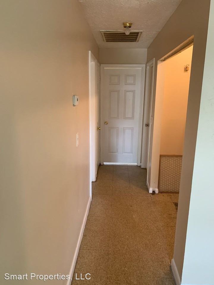 2405 Idlewild St - Photo 3 of 10