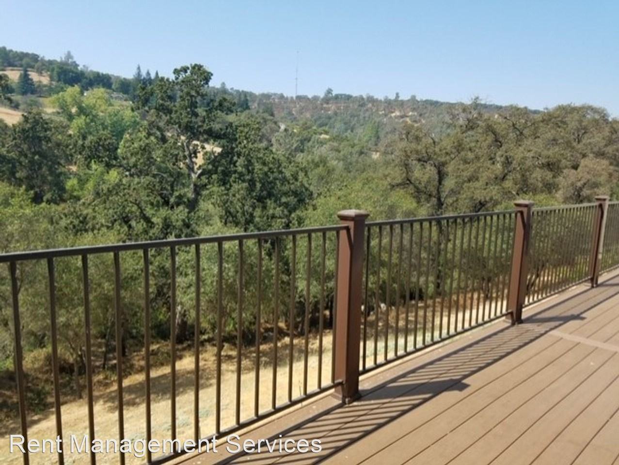 455 Woodlake Ln - Photo 2 of 10