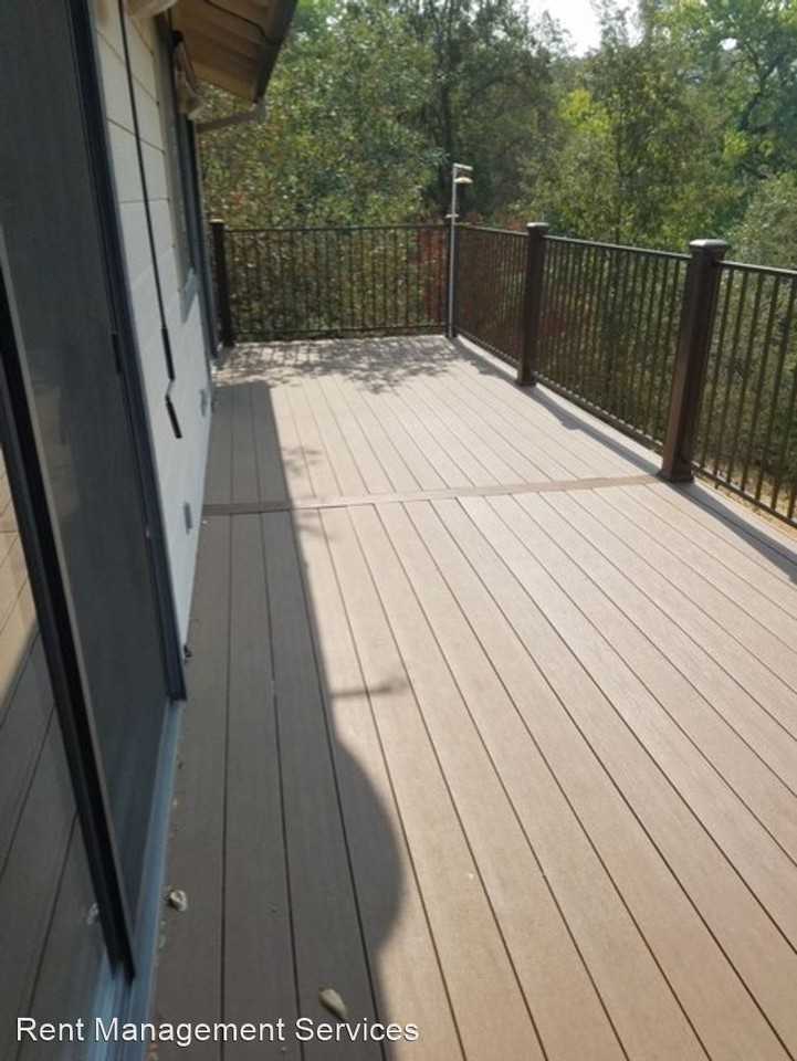 455 Woodlake Ln - Photo 3 of 10