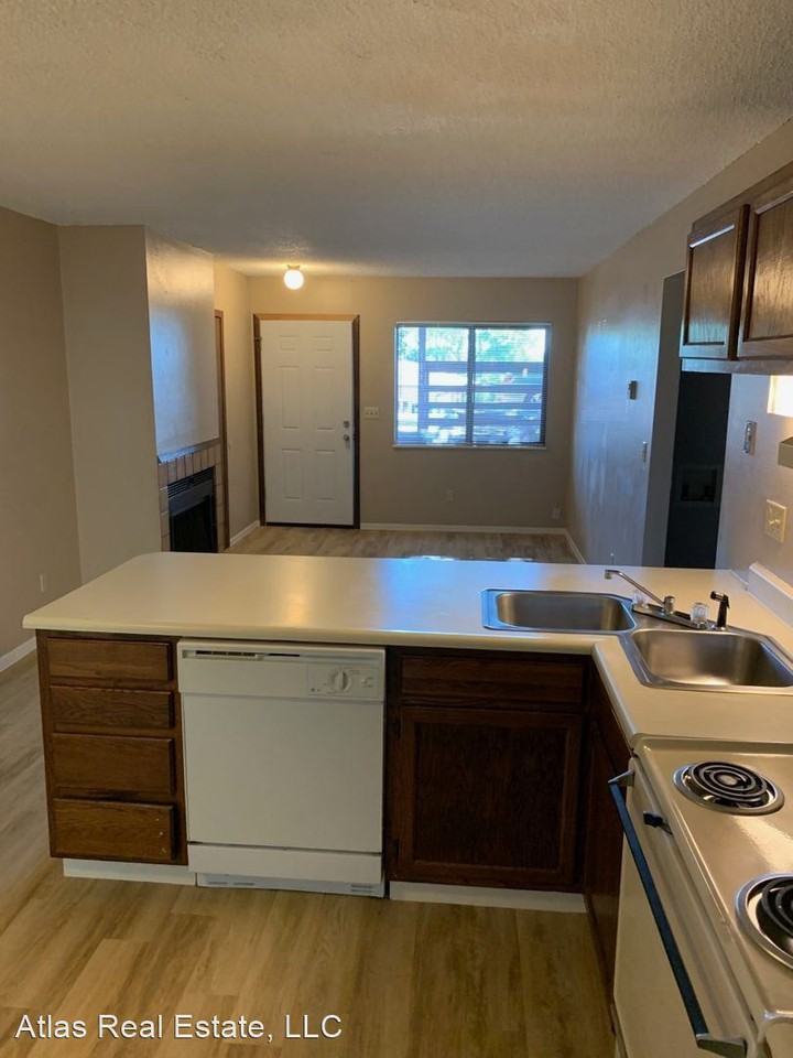 2912 Straus Lane - Photo 2 of 5