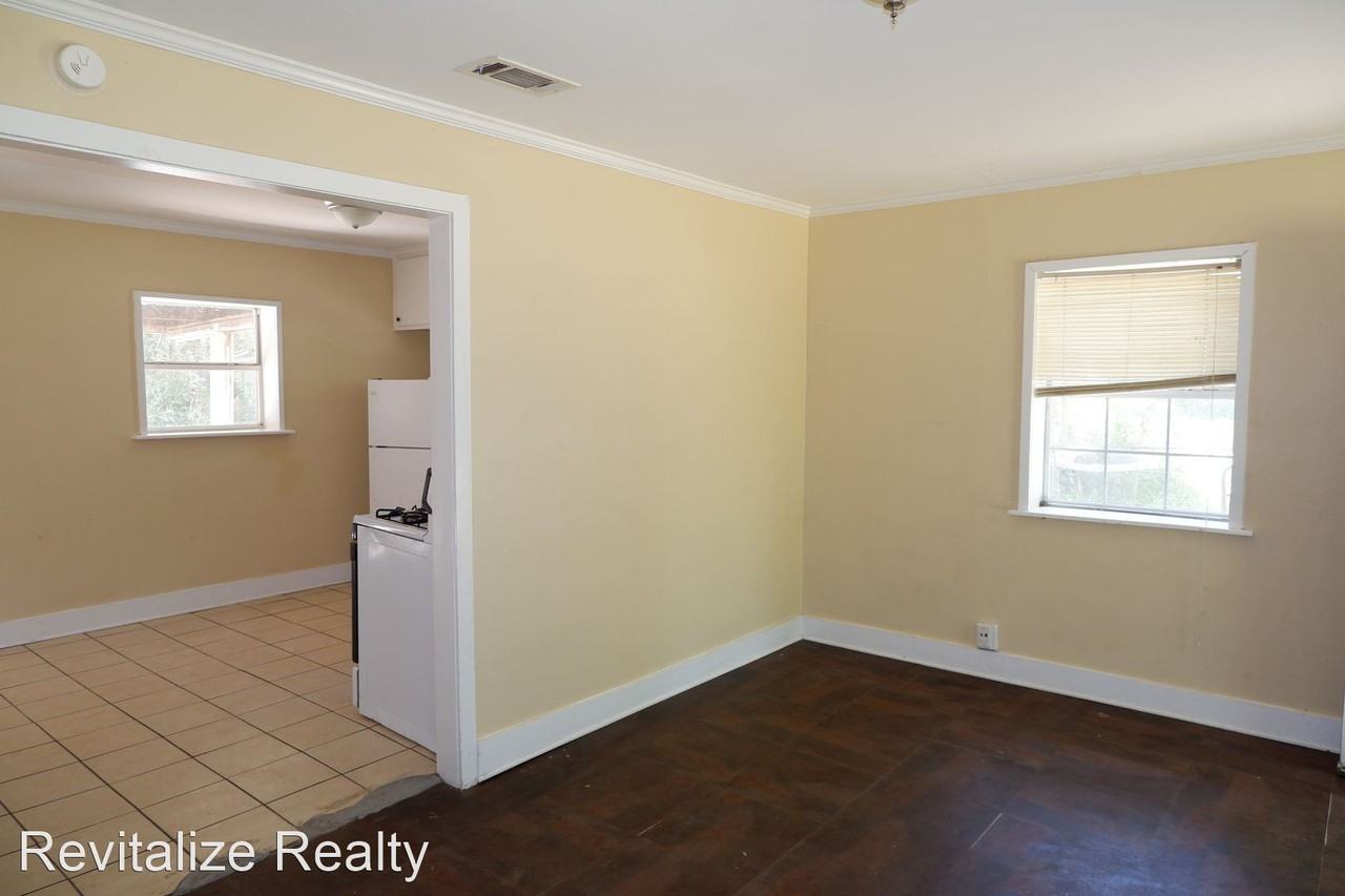 3229 Club House Rd - Photo 3 of 9
