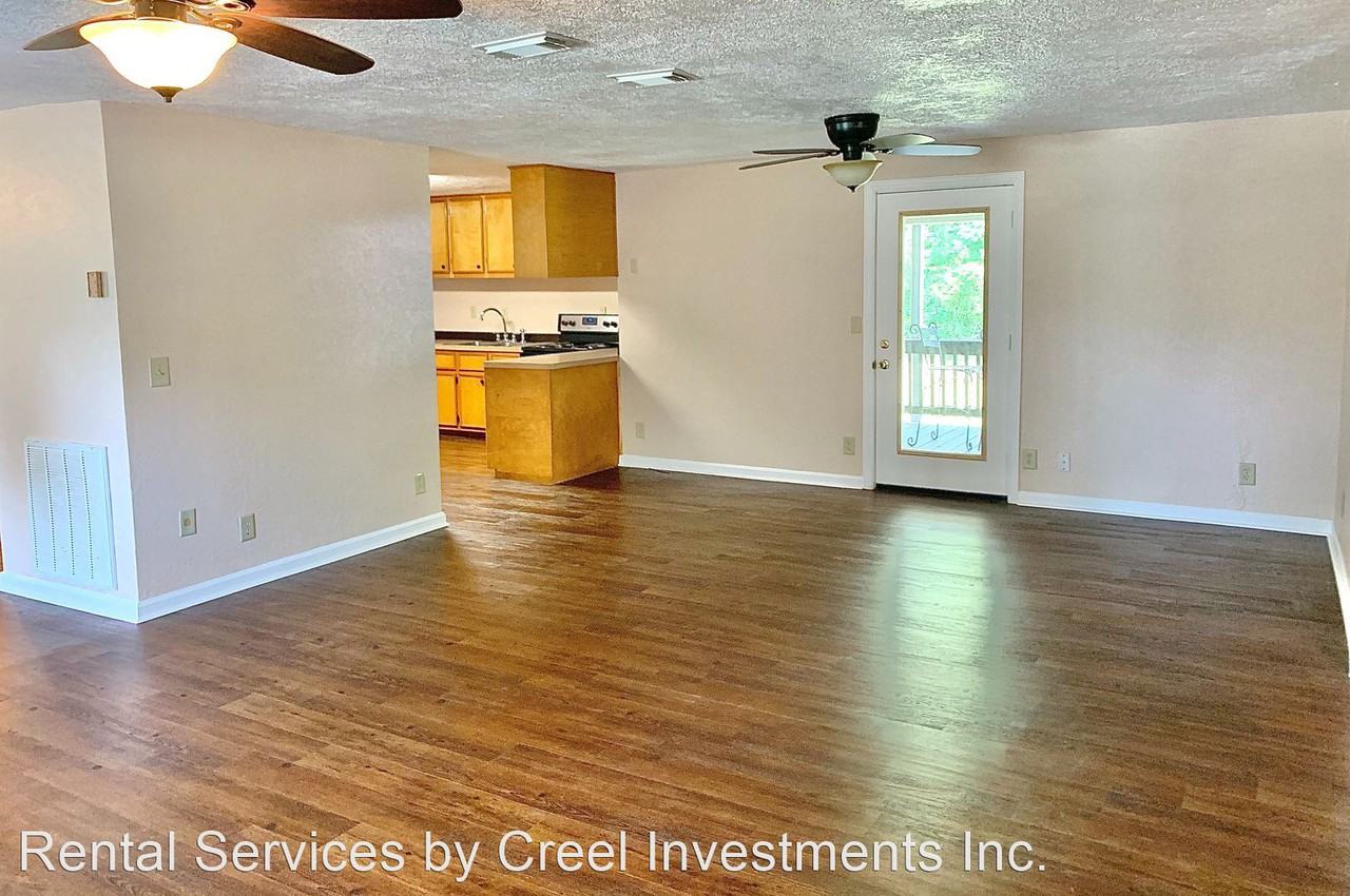 715 Dayna Ln - Photo 3 of 13