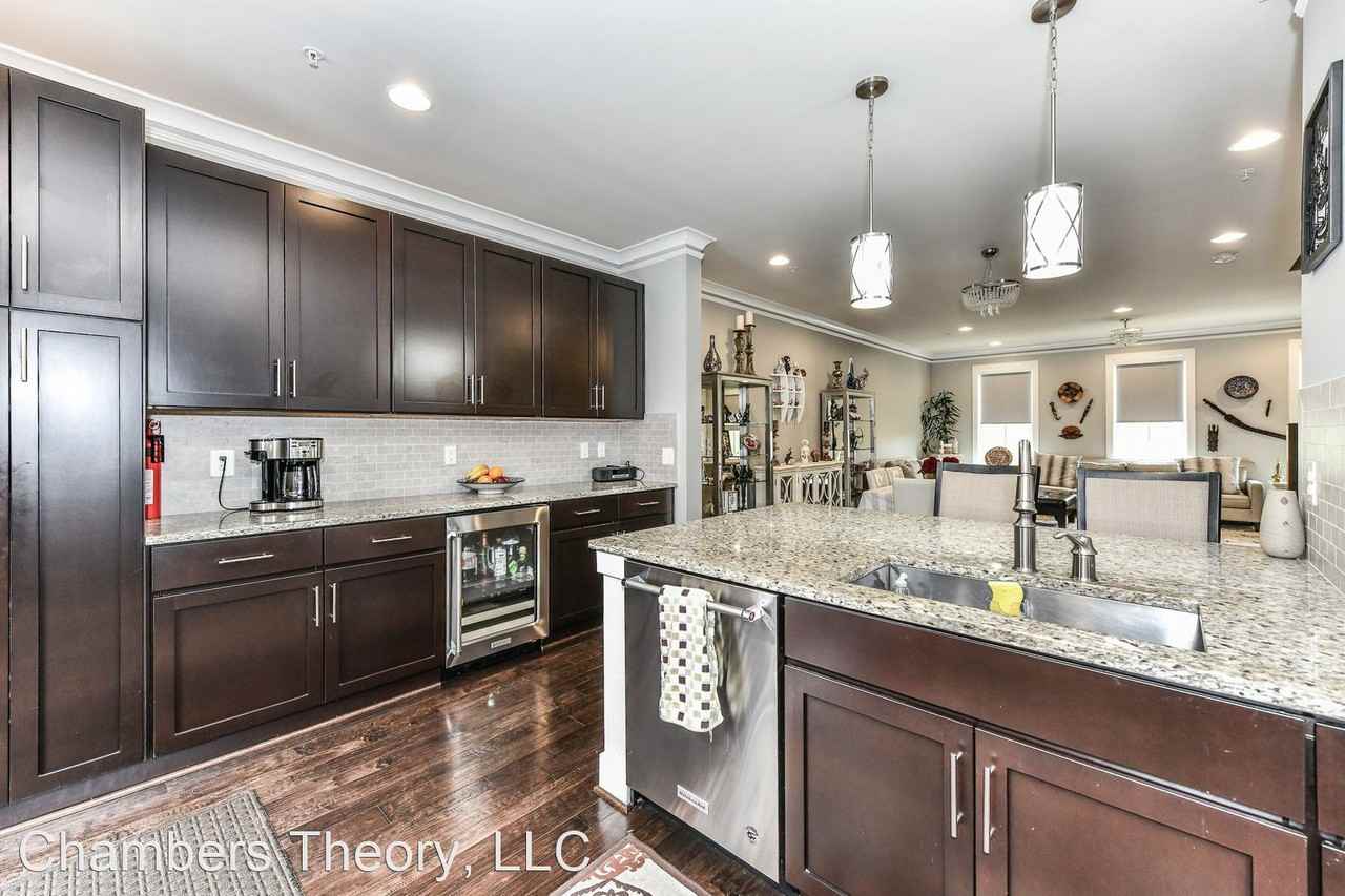 716 Bluemont Ave - Photo 3 of 43