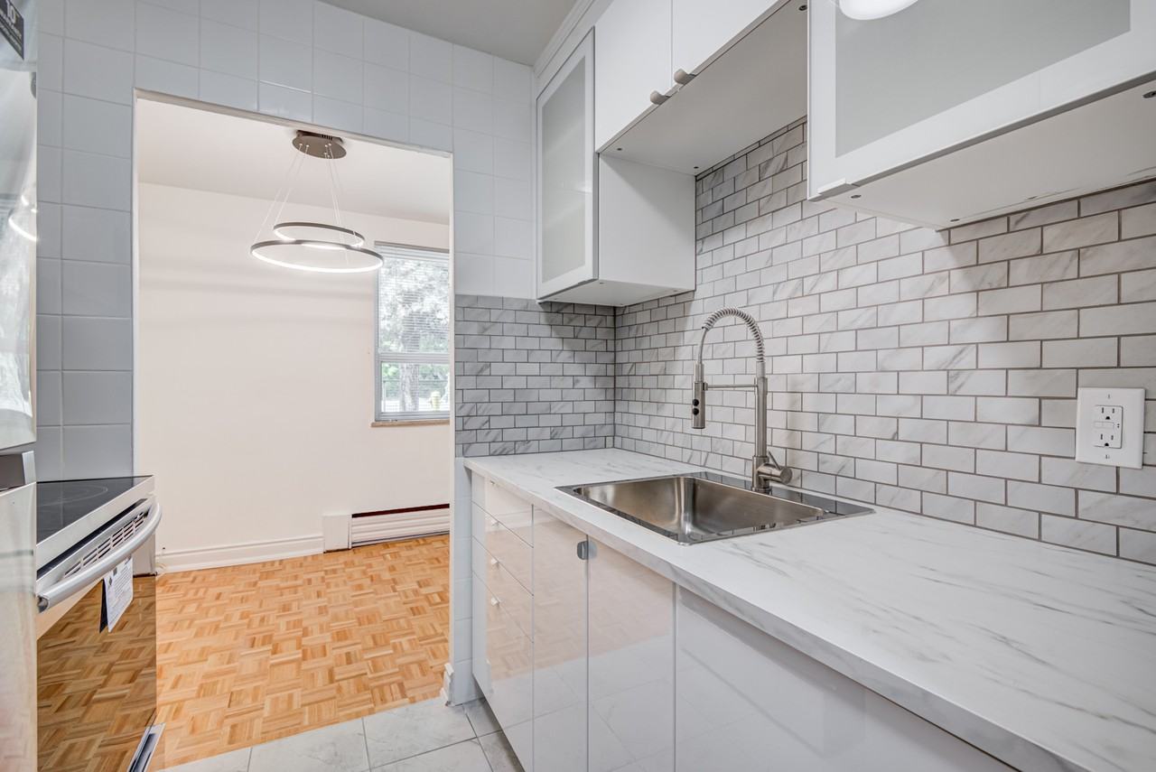 1605 Jane Street #307