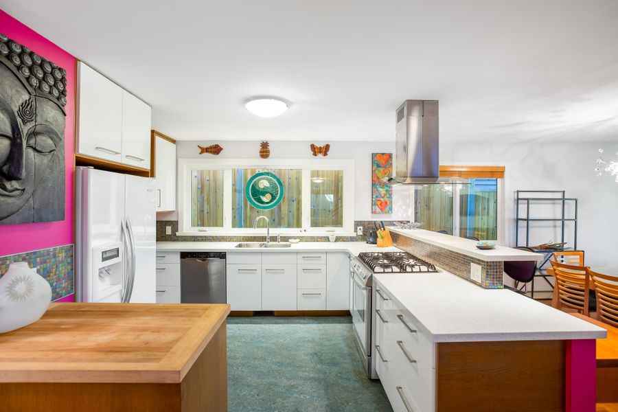 Lonsdale Ave & W Windsor Rd - Photo 7 of 18