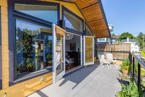 featured image of Lonsdale Ave & W Windsor Rd