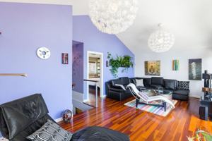 featured image of Lonsdale Ave & W Windsor Rd