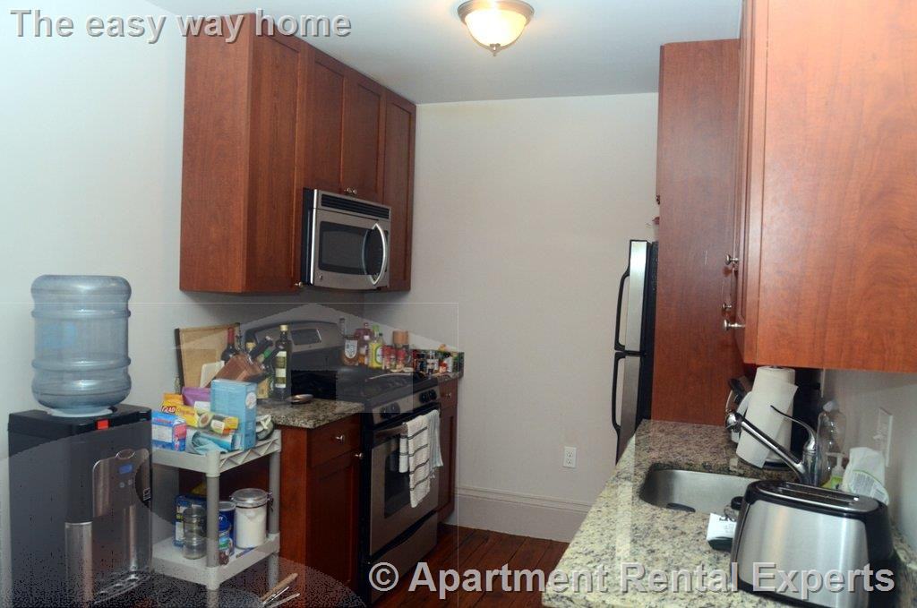 105 Winter St - Photo 3 of 14