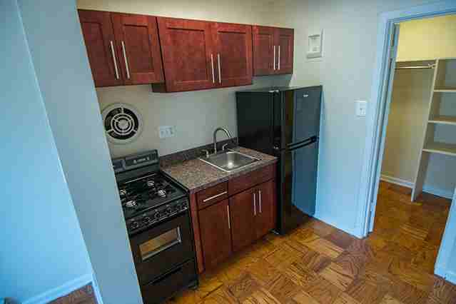 Dore Apartments - Photo 7 of 32