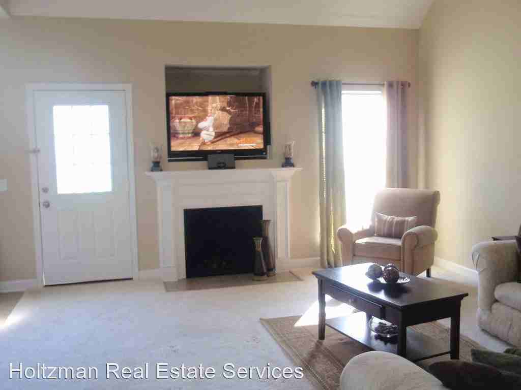 1107 Sara Ln - Photo 3 of 16