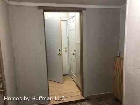 227 S Tekoppel Ave - Photo 3 of 18