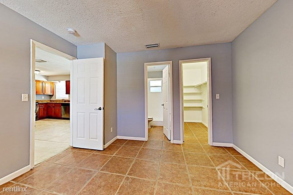 7326 Norwich Ln - Photo 3 of 16