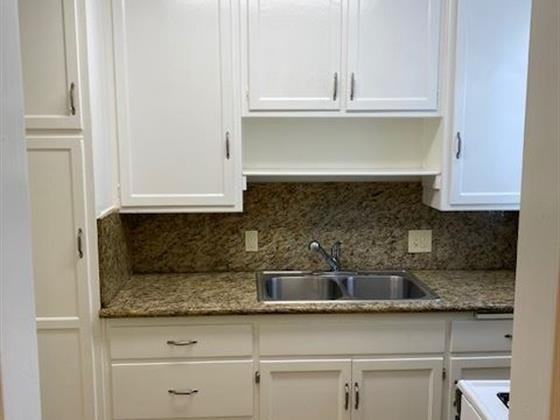 125 N Kenwood St #125 - Photo 2 of 9
