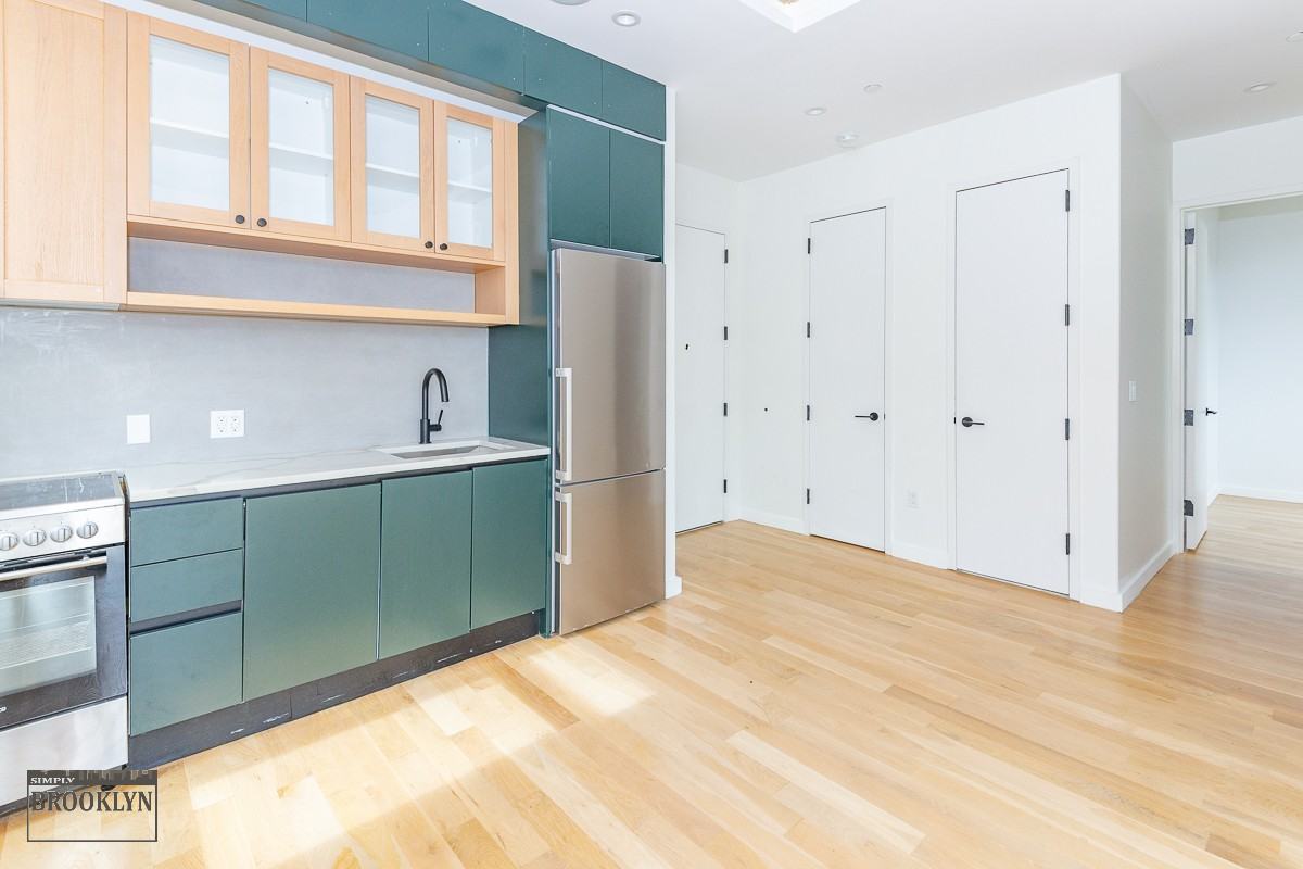 44 Kent St #401
